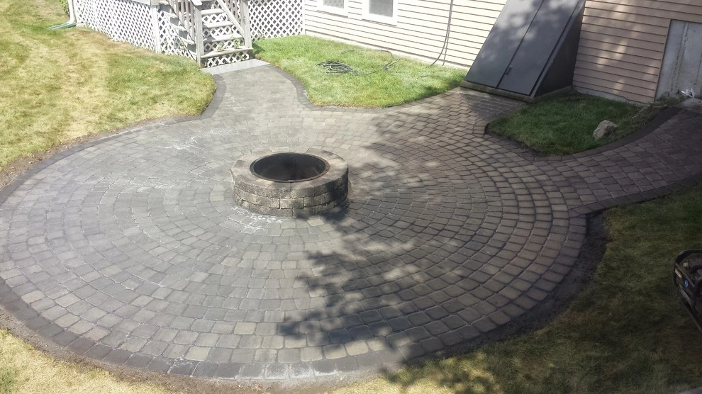 Hingham patio and fire pit by 1-877-lawn-crew - Photo 5