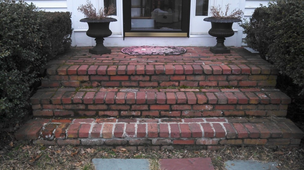 Hingham Walkway by 1-877-lawn-crew - Photo 9