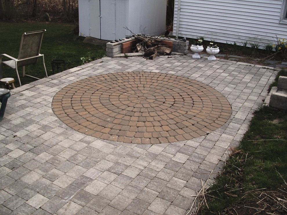 Braintree patio by 1-877-lawn-crew - Photo 3