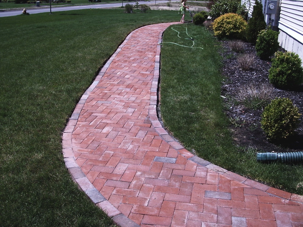 Kingston Walkway by 1-877-lawn-crew - Photo 6