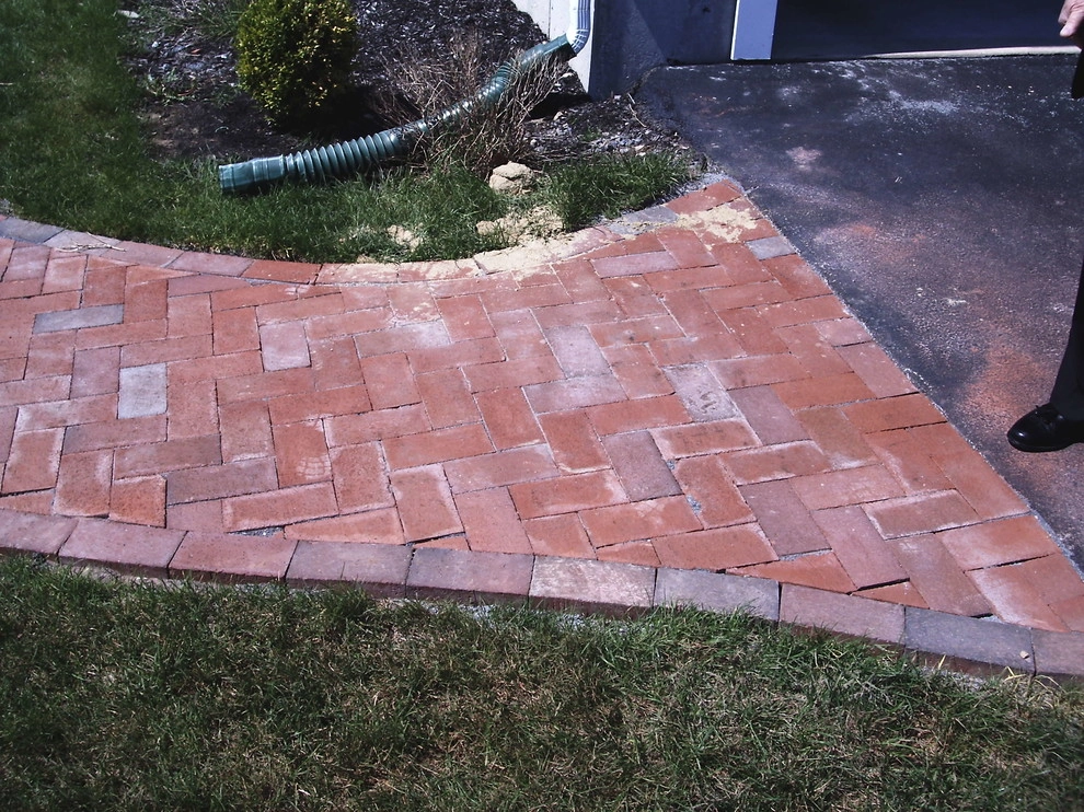 Kingston Walkway by 1-877-lawn-crew - Photo 3
