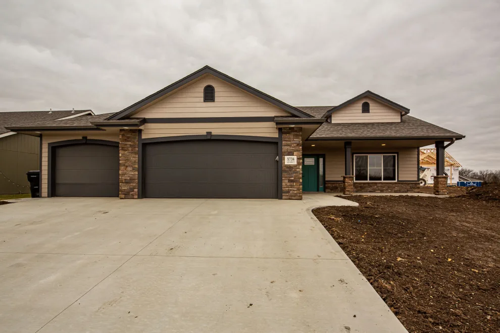 Outdoor Facade Gallery by Dultmeier Homes Inc - Photo 10