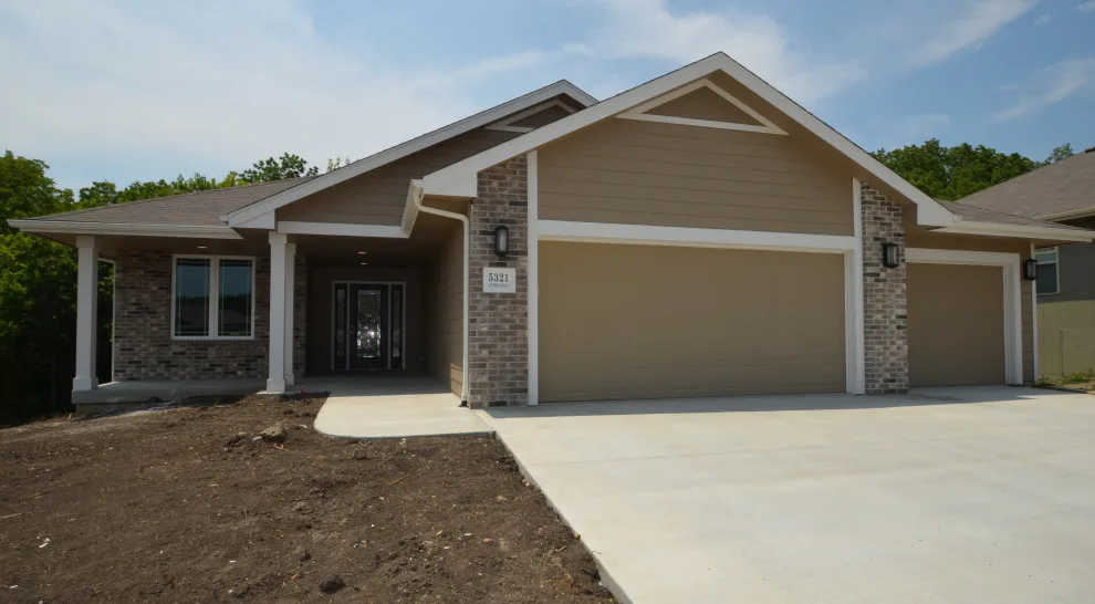 Outdoor Facade Gallery by Dultmeier Homes Inc - Photo 13
