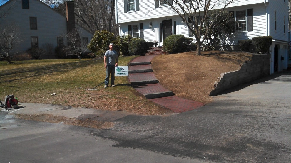 Hingham Walkway by 1-877-lawn-crew - Photo 2