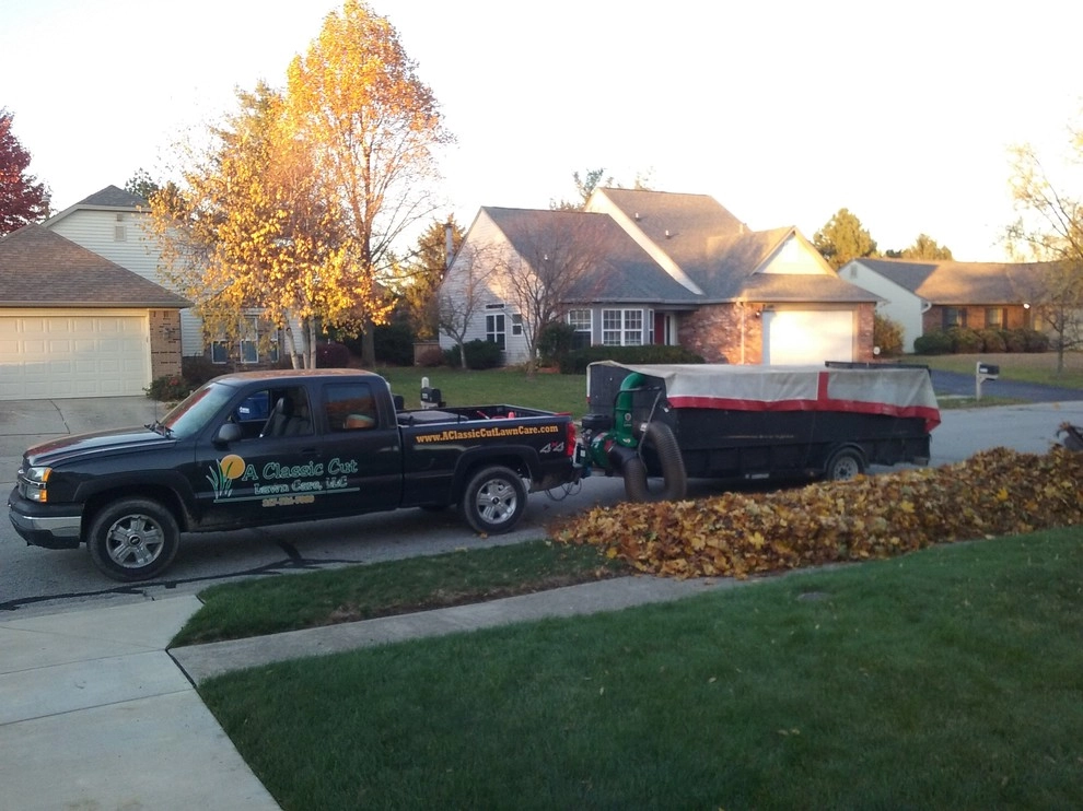 Leaf Clean Up by A Classic Cut Lawn Care - Photo 2