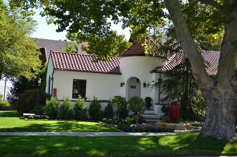 Private Residence - Bench Home with Ivy Design and Greg Bauer by A To Z Sprinklers & Landscape, Inc. - Photo 5