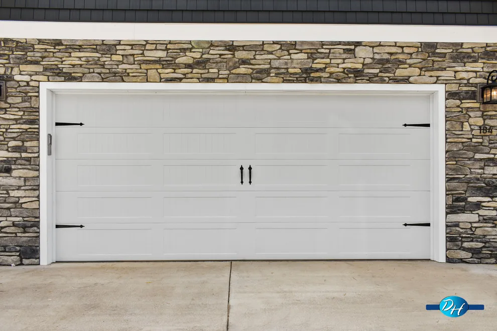Fern Creek Courtyard Residences by Dave Hobba Builder - Photo 3