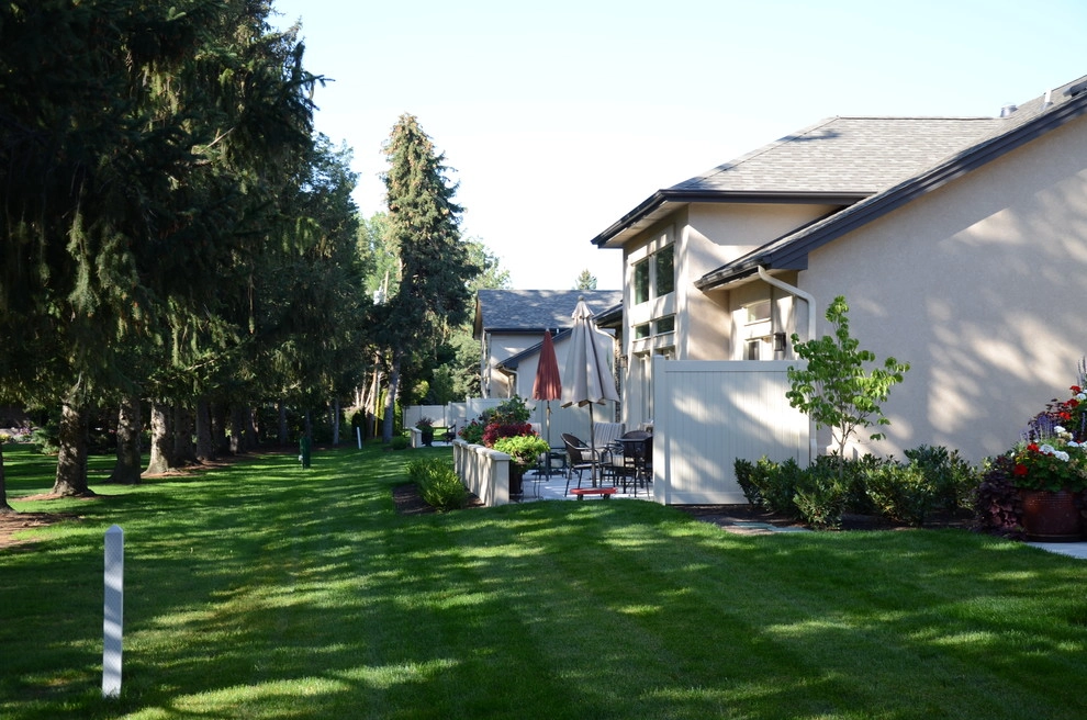 Hillcrest Courtyard Condominiums Design by Greg Bauer and Ivy Design by A To Z Sprinklers & Landscape, Inc. - Photo 3