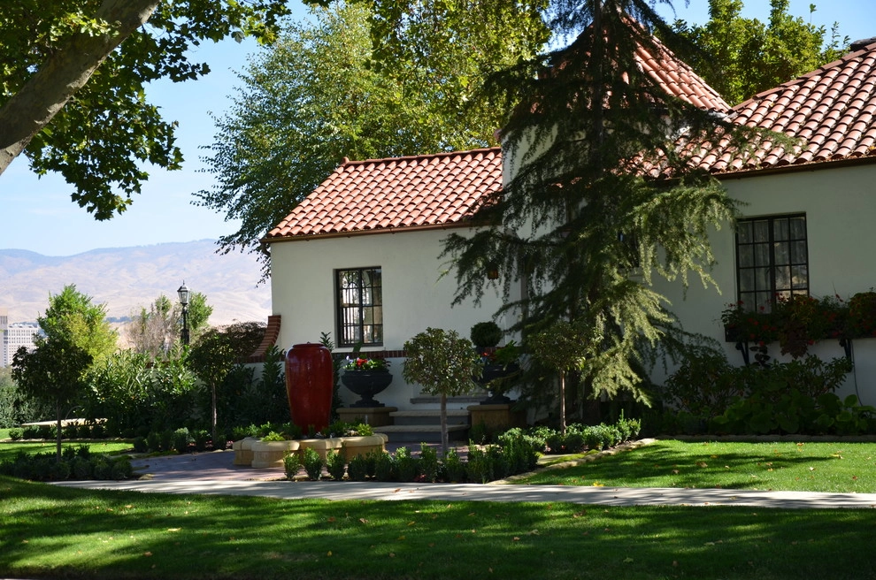 Private Residence - Bench Home with Ivy Design and Greg Bauer by A To Z Sprinklers & Landscape, Inc. - Photo 2