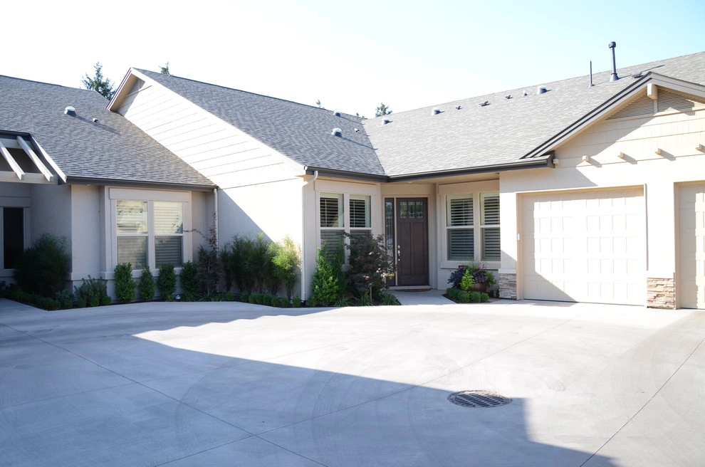Hillcrest Courtyard Condominiums Design by Greg Bauer and Ivy Design by A To Z Sprinklers & Landscape, Inc. - Photo 14