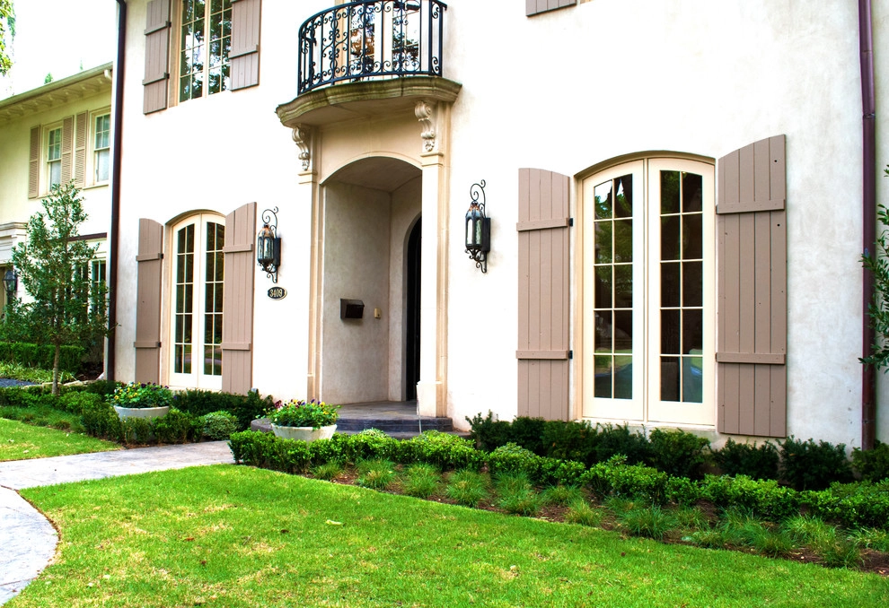TRADITIONAL FRONT & BACK YARD by Blount Designs - Photo 4