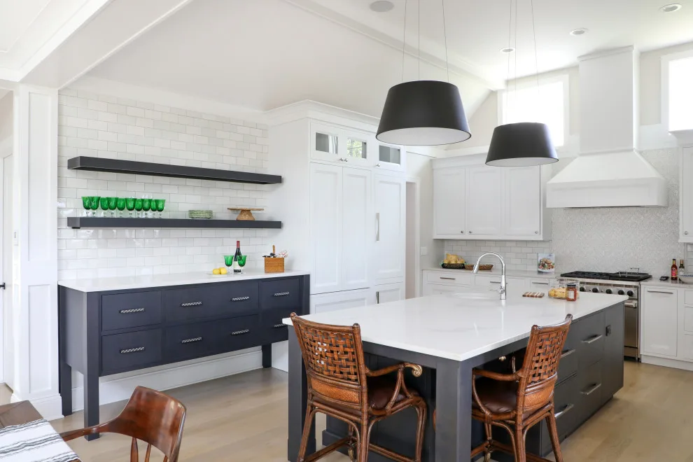 Cottage with French Influence by Lowell Custom Homes - Photo 14