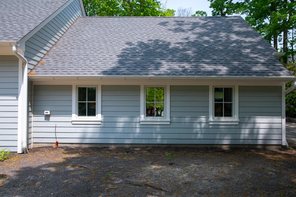 Inviting Exterior and Spacious Living Area by Baine Contracting, Inc. - Photo 24