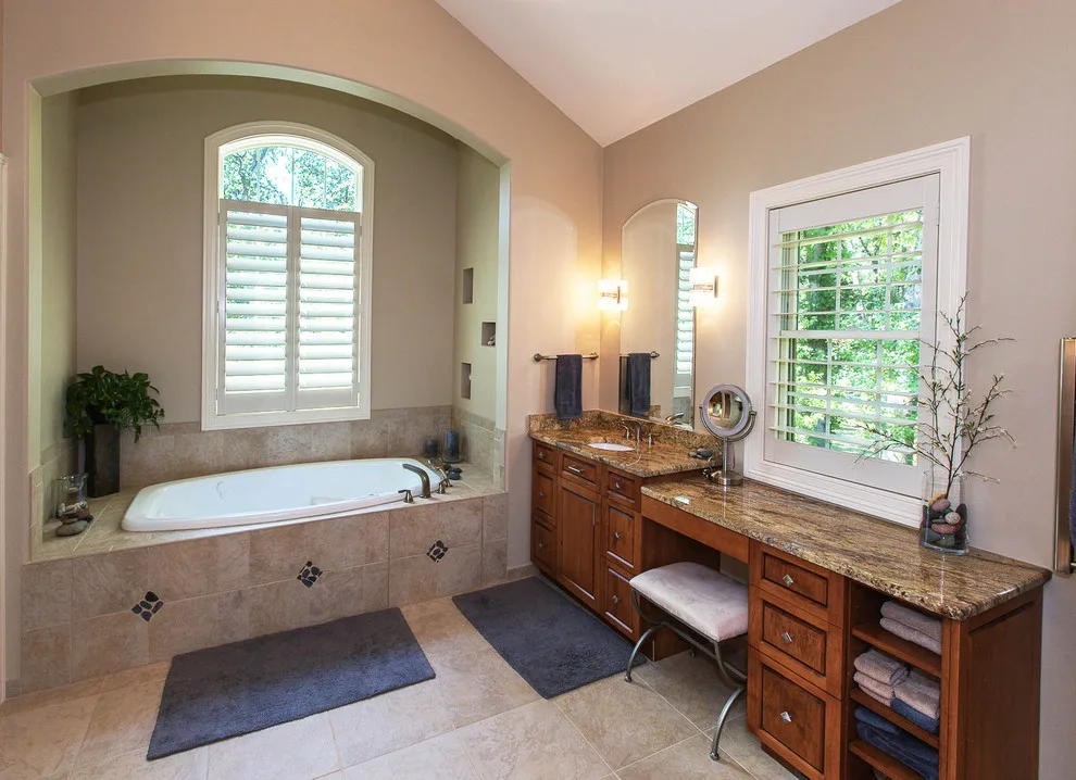 Custom Home in Frontenac, MO by Hibbs Luxury Homes - St Louis, MO - Photo 9
