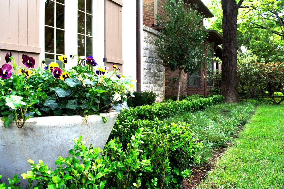 TRADITIONAL FRONT & BACK YARD by Blount Designs - Photo 8