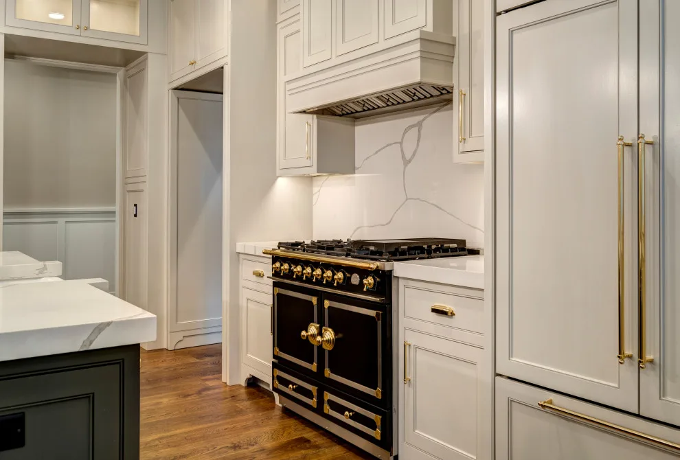 Stone Garden Estate by Farinelli Construction, Inc. - Photo 46