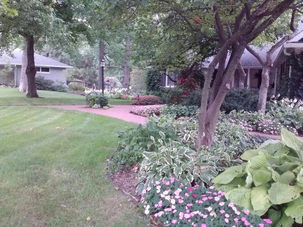Scott & Judy Landscape Maintenance by Aesthetics, Inc. - Photo 2