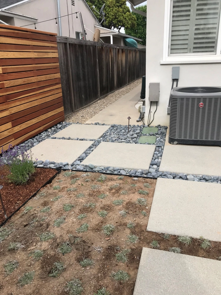 Modern Low Water Garden by Alford's English Gardens Inc - Photo 8