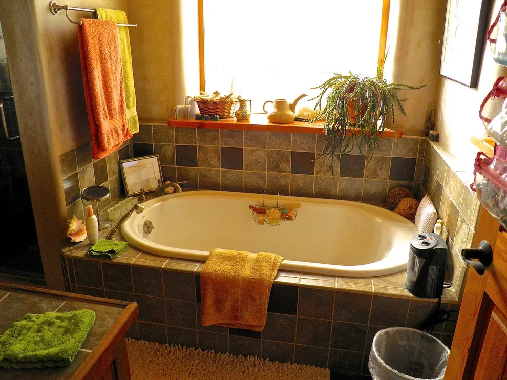 H & H Straw Bale House by The Salamander Company LLC. - Photo 15