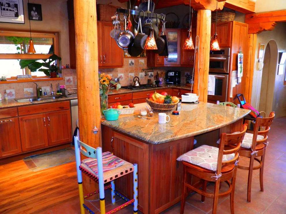 H & H Straw Bale House by The Salamander Company LLC. - Photo 3