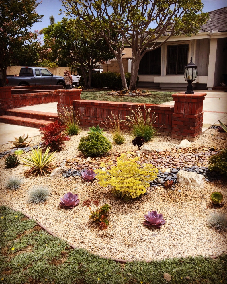 Low water garden by Alford's English Gardens Inc - Photo 4