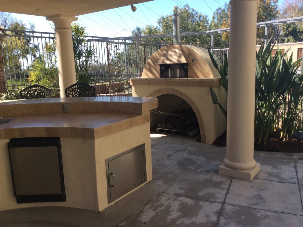 Poolside garden by Alford's English Gardens Inc - Photo 8