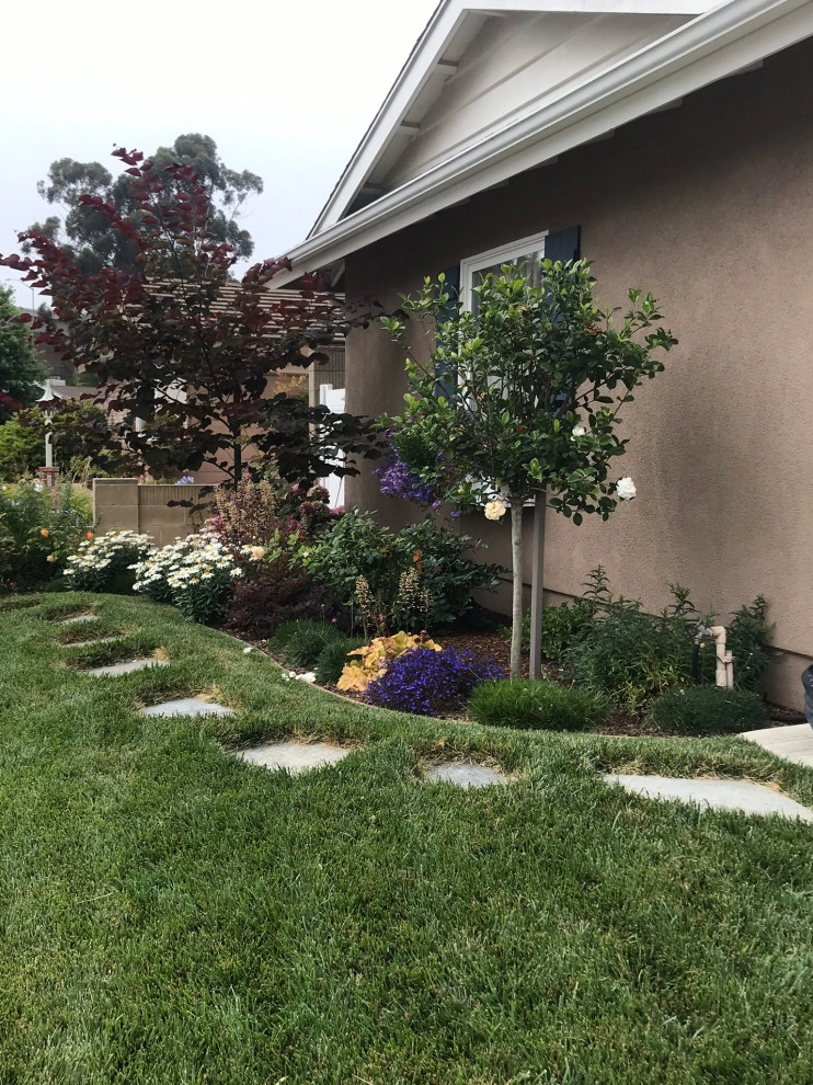 Cottage garden by Alford's English Gardens Inc - Photo 2