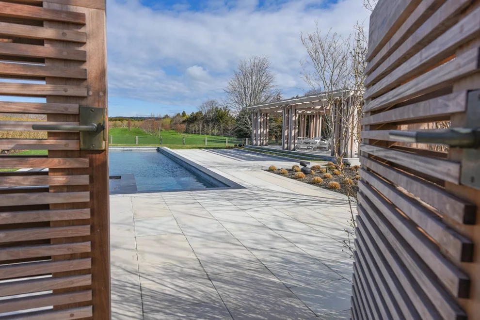 Custom Home in the Hamptons by Hobbs INC - Photo 3