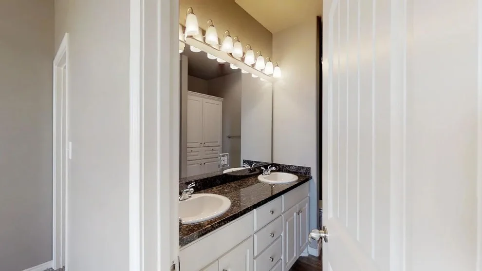 Hartford - 1717 to 1699 by Roten Homes, Inc. - Photo 15
