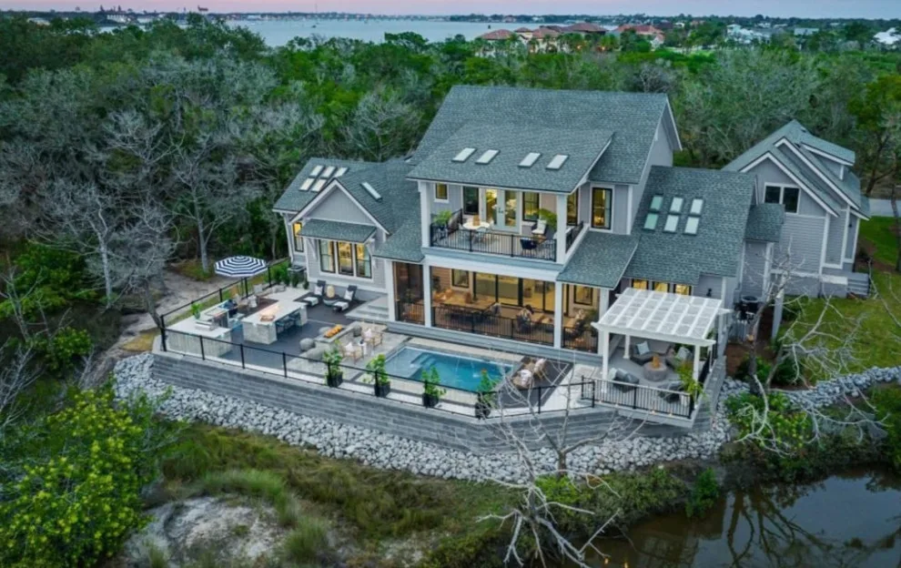 HGTV's Aspirational Residence 2024 by Glenn Layton Homes - Photo 3