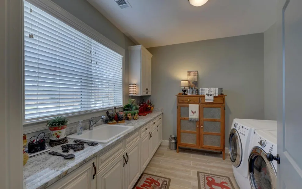 Interior Design by Southernwood Homes - Photo 41