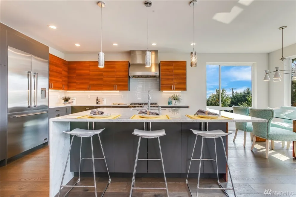 Kirkland Contemporary Residence by Seattle Custom Contractors - Photo 4