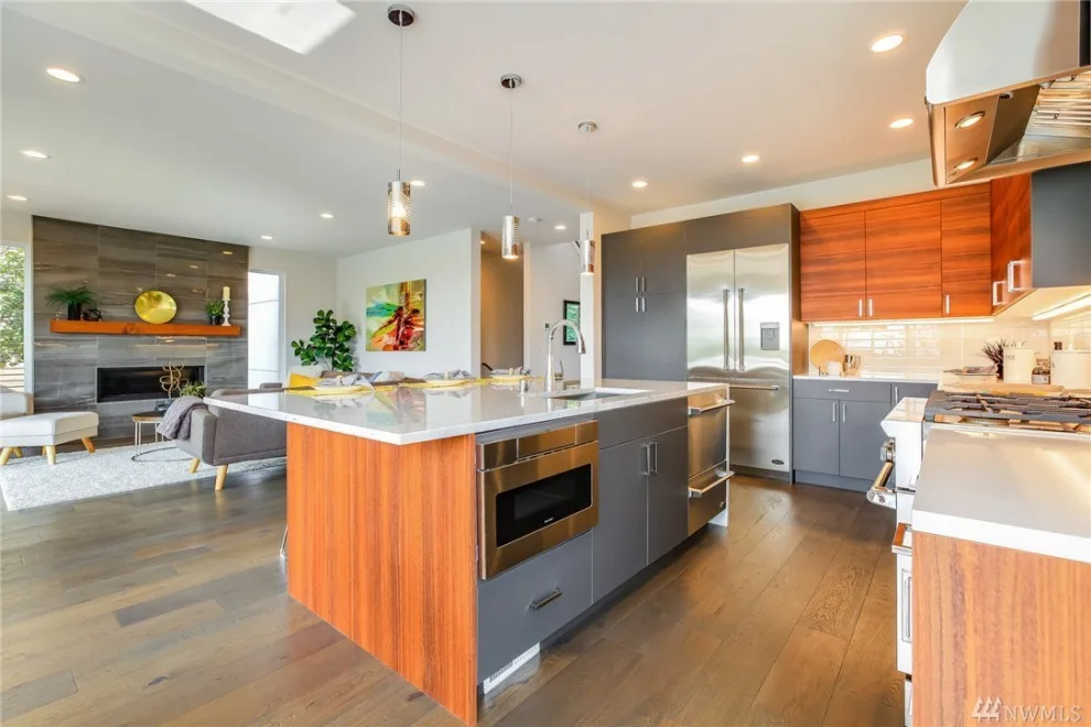 Kirkland Contemporary Residence by Seattle Custom Contractors - Photo 11