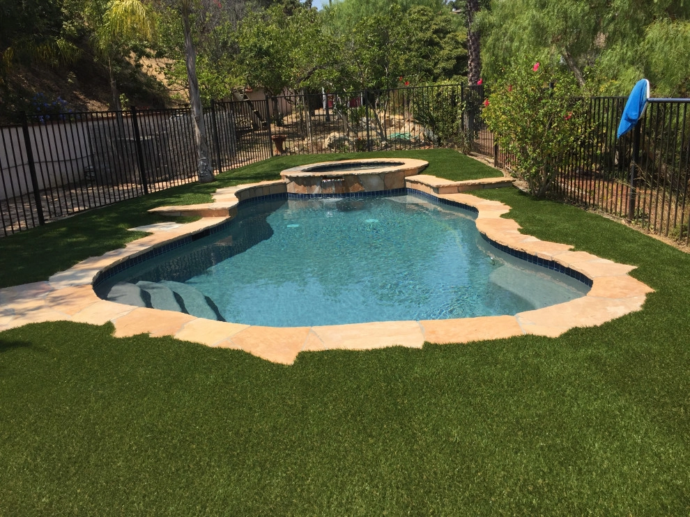 Orange County Residence - Gorgeous Pool and Spa Turf by Allstate Landscape & Southwest Greens - Photo 2