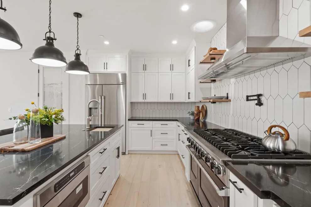 Culinary Space by REI Signature Homes Inc. - Photo 8