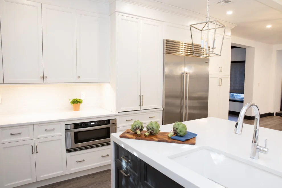 Modern Transitional Kitchen by Robinwood Kitchens - Photo 6