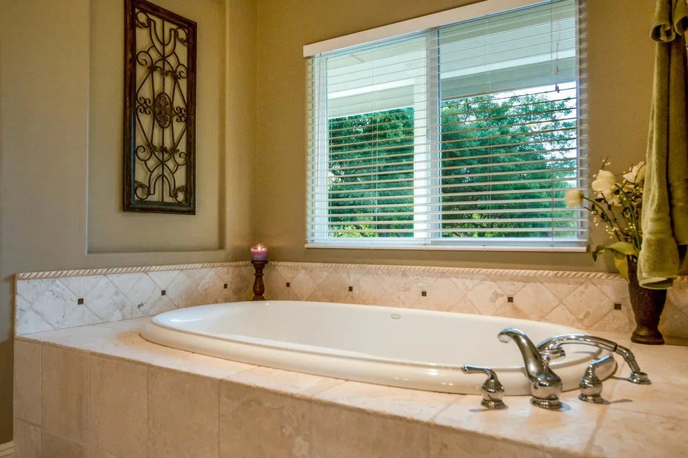 Complete Home Renovation by Freeman Builders Inc. - Photo 18