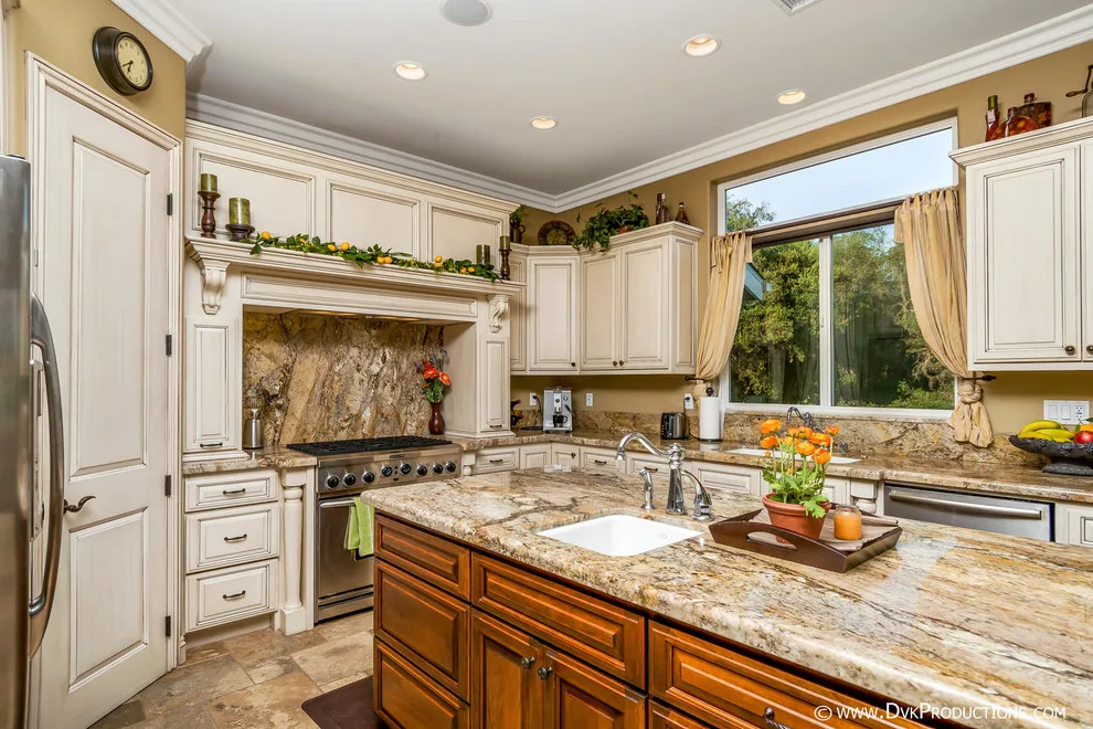 Complete Home Renovation by Freeman Builders Inc. - Photo 10