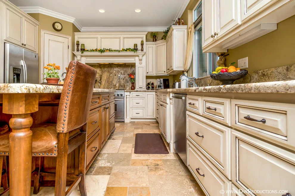 Complete Home Renovation by Freeman Builders Inc. - Photo 11