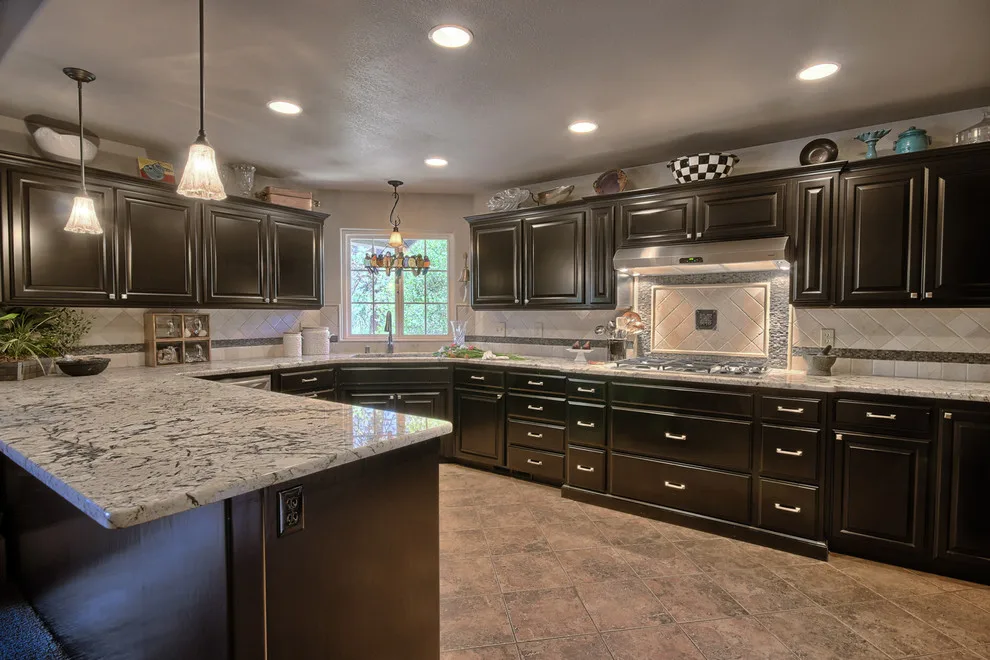 GRIFFIN WAY by Custom Design Construction & Interiors Inc. - Photo 5