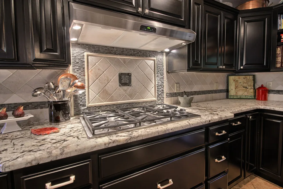 GRIFFIN WAY by Custom Design Construction & Interiors Inc. - Photo 3