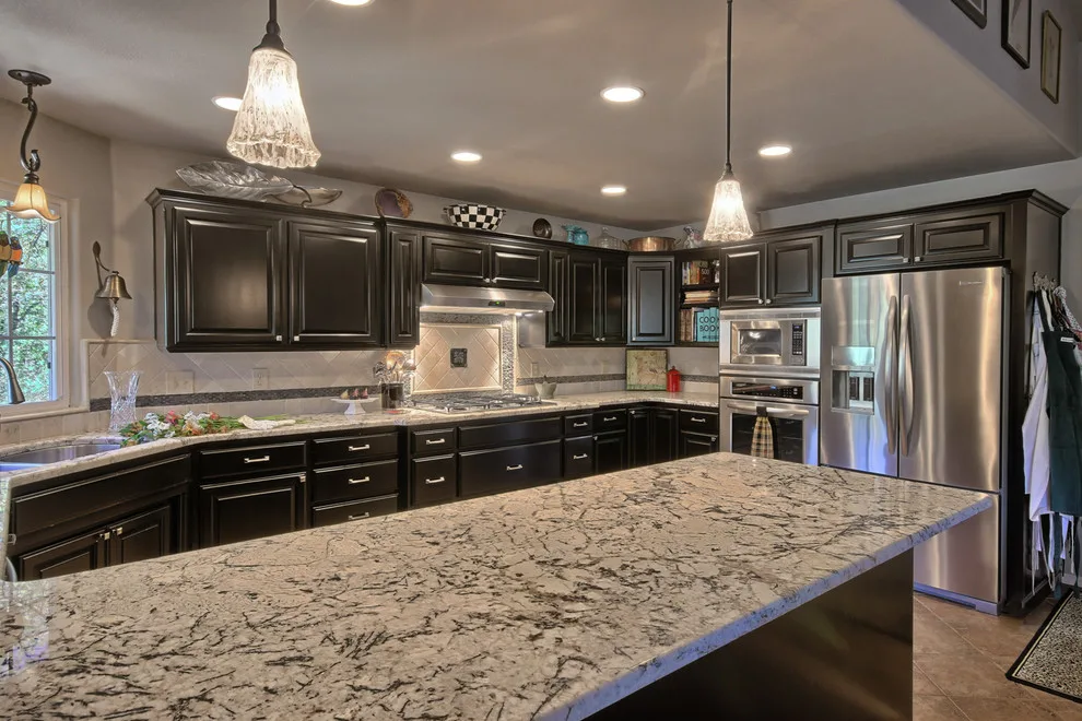 GRIFFIN WAY by Custom Design Construction & Interiors Inc. - Photo 9