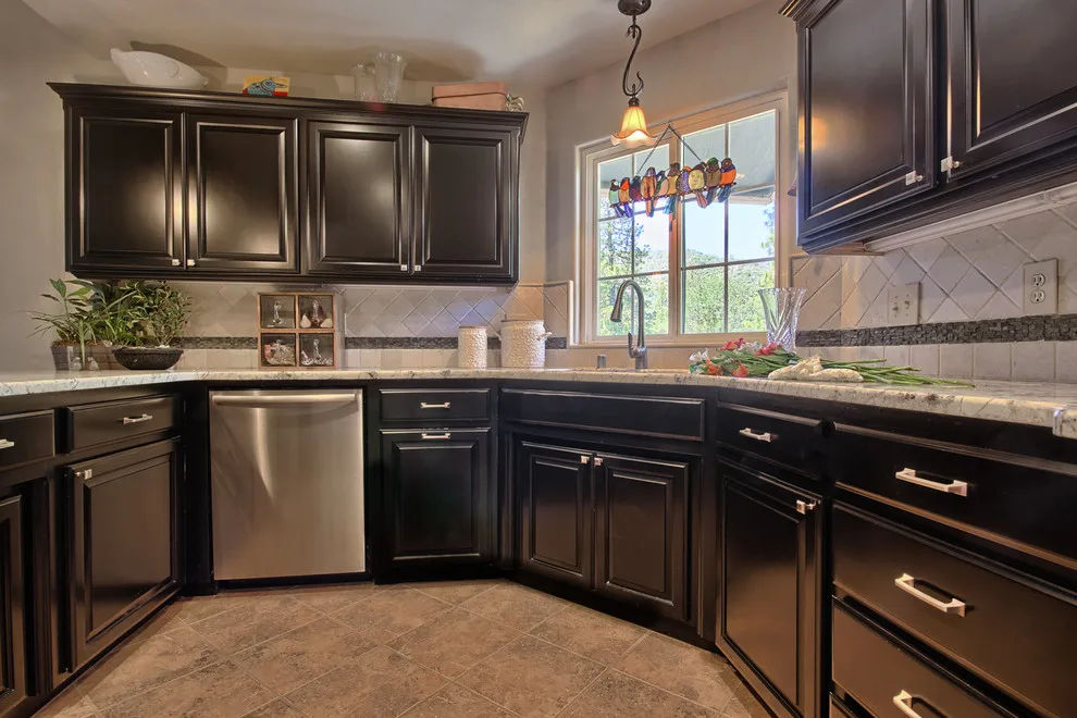 GRIFFIN WAY by Custom Design Construction & Interiors Inc. - Photo 7