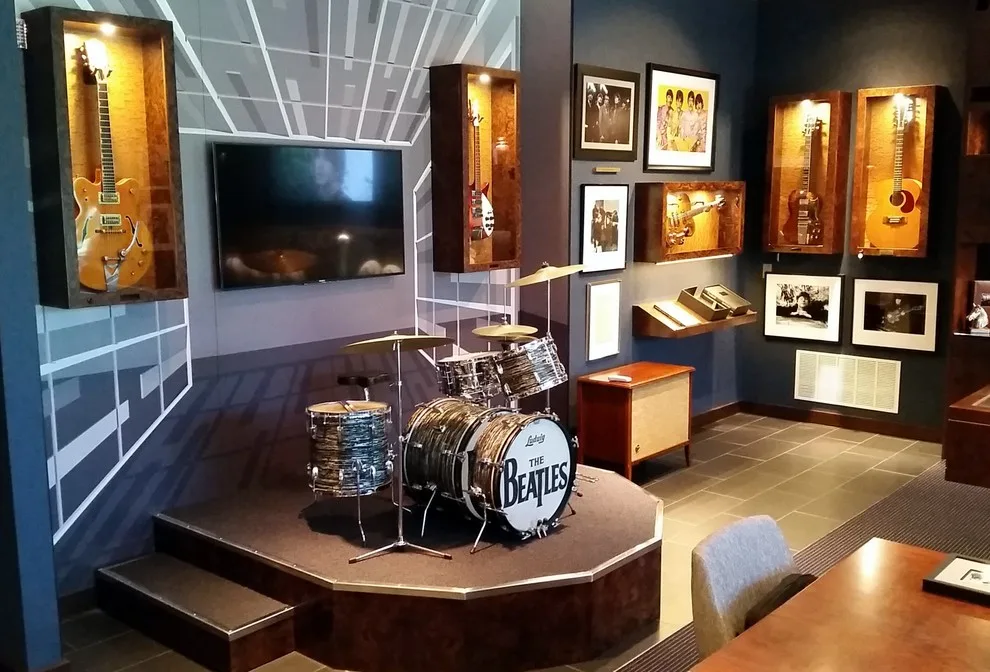 Guitar Showcase Furniture by Trillium Cabinet Company - Photo 7