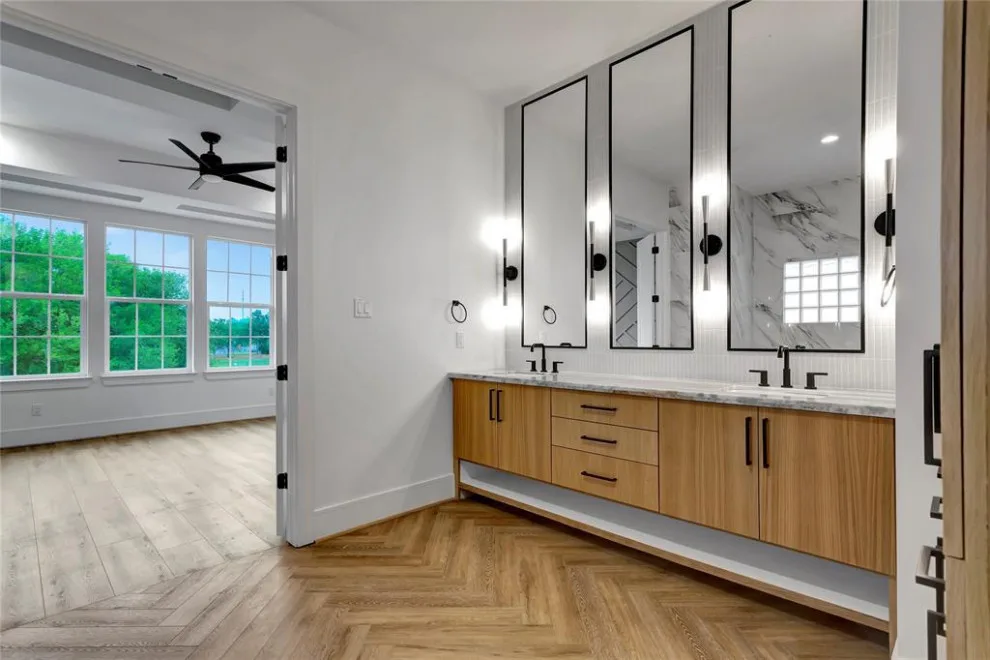 Tailored Bathroom Collection - Houston Heights by Analog HTX - Photo 5