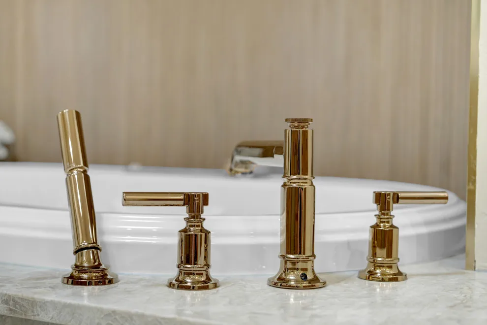 highland - restroom by Joel Gomez Rivas - Photo 12