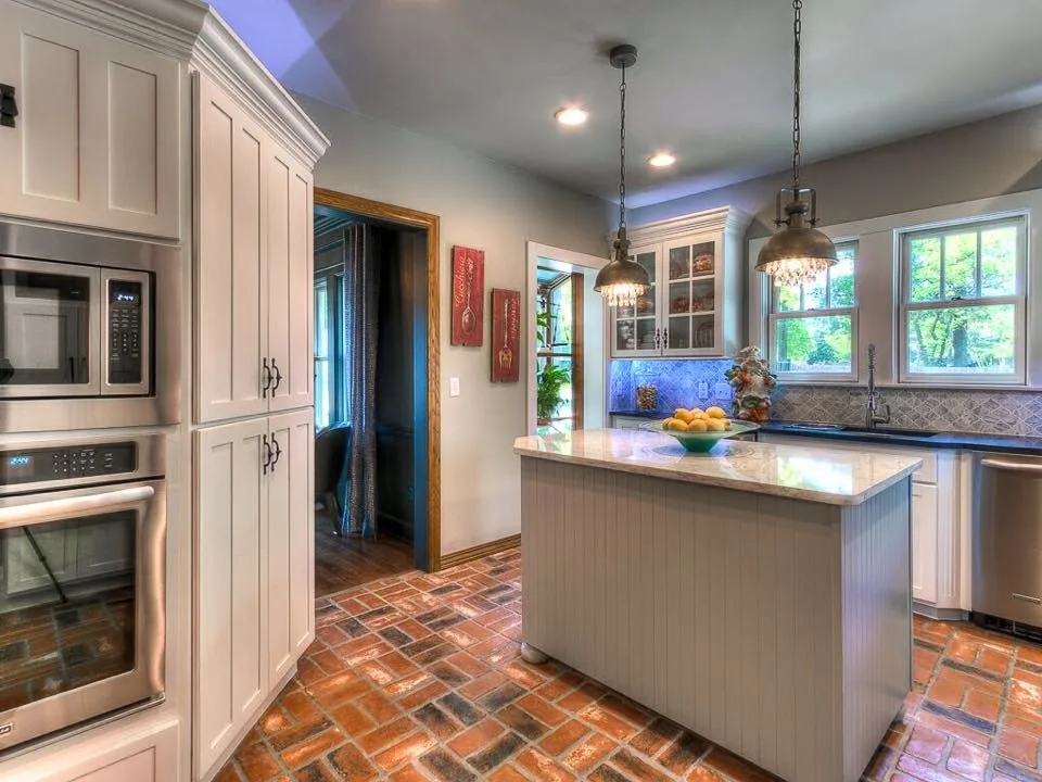 Heritage Transition by MIDMODERNdesign - Photo 3