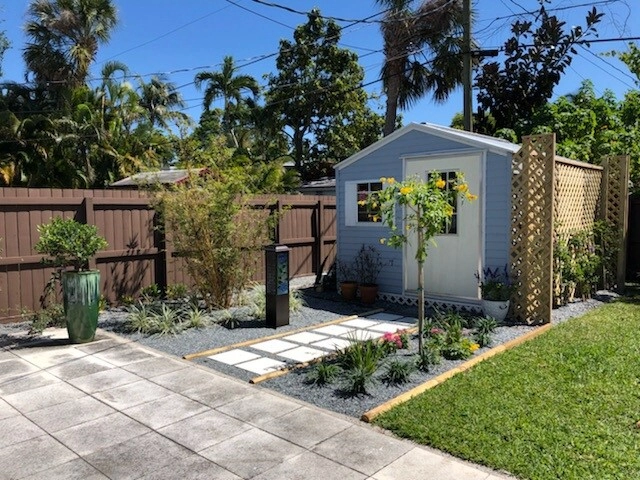Ruby Residence by Artscapes By Blue Sky Landscaping - Photo 3