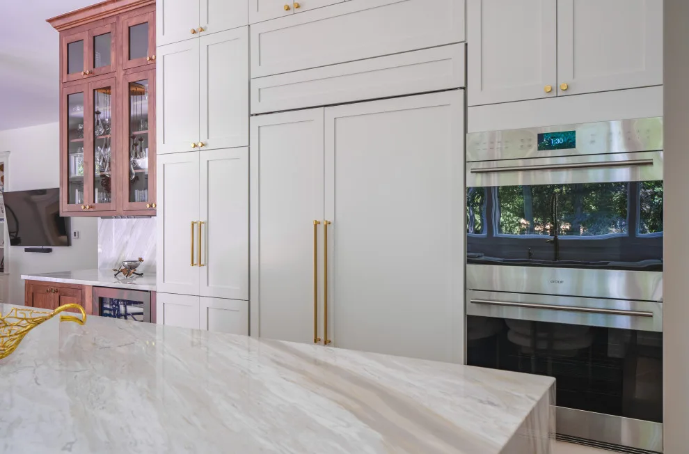 Exploring a Stunning Transitional Kitchen with Quartzite Countertops by Boss Design Center - Photo 3