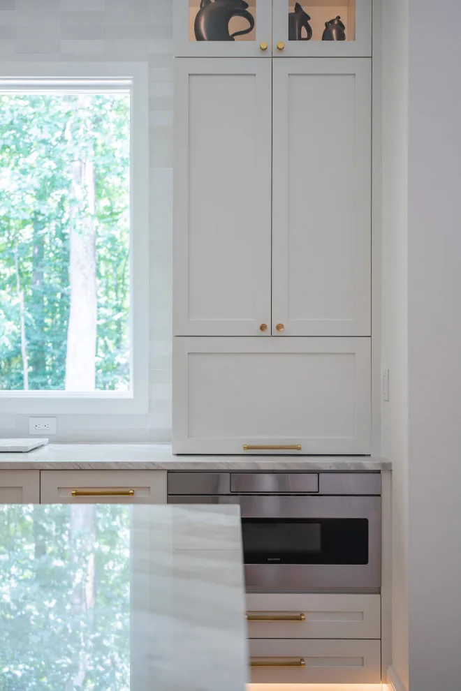 Exploring a Stunning Transitional Kitchen with Quartzite Countertops by Boss Design Center - Photo 31